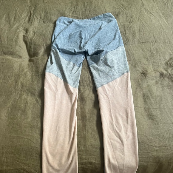 Outdoor voices springs 7/8 legging size small - Picture 3 of 4